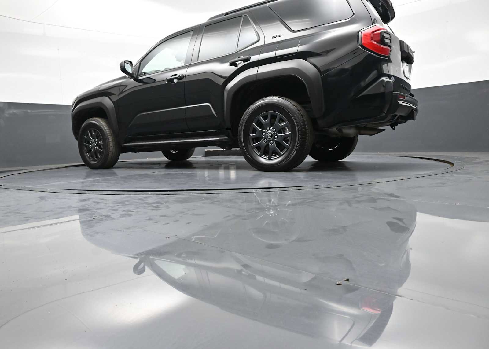 Certified 2025 Toyota 4Runner SR5 AWD/4WD image 31