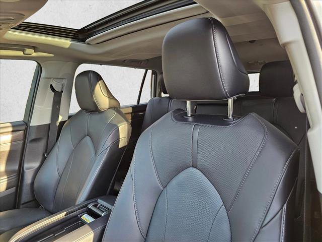 Used 2020 Toyota Highlander Limited image 18