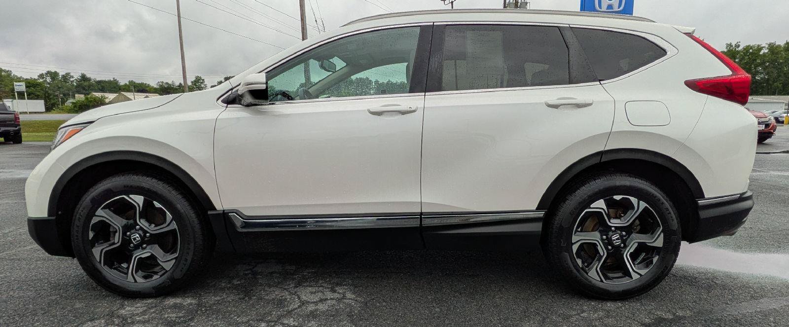 Used 2017 Honda CR-V Touring image 8