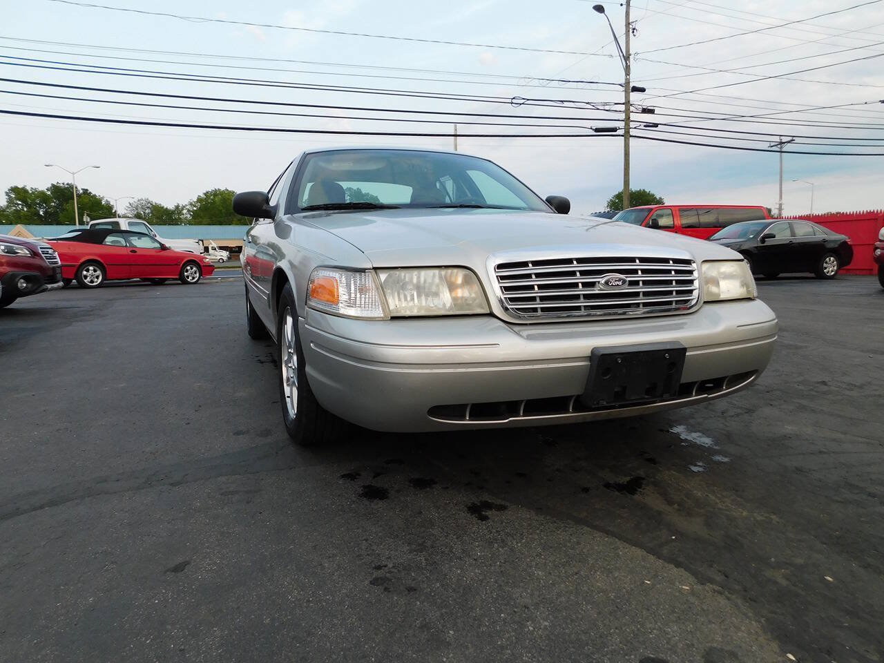 Used 2008 Ford Crown Victoria LX RWD image 3
