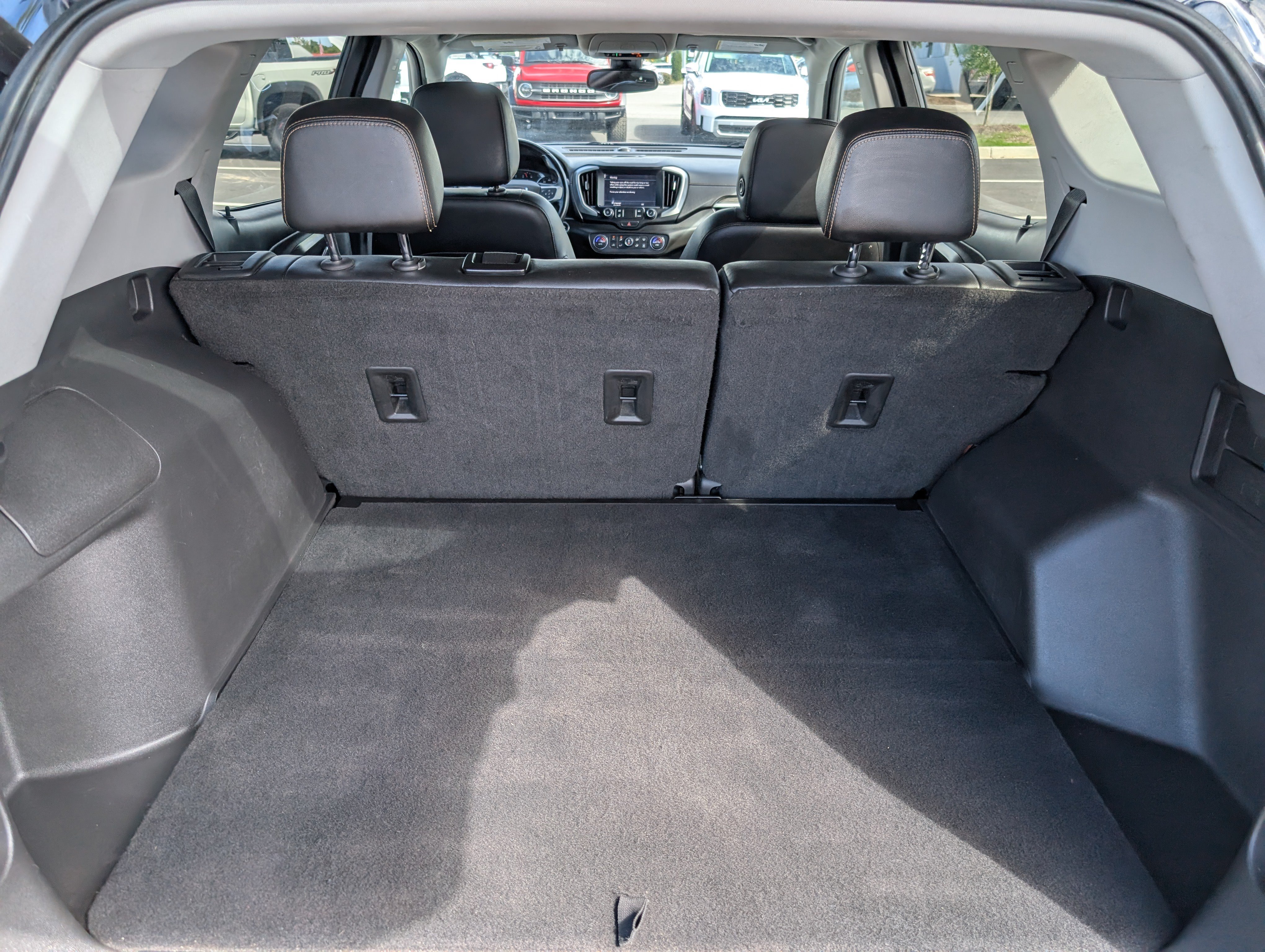 Used 2021 GMC Terrain SLT w/ Infotainment Package II FWD image 14