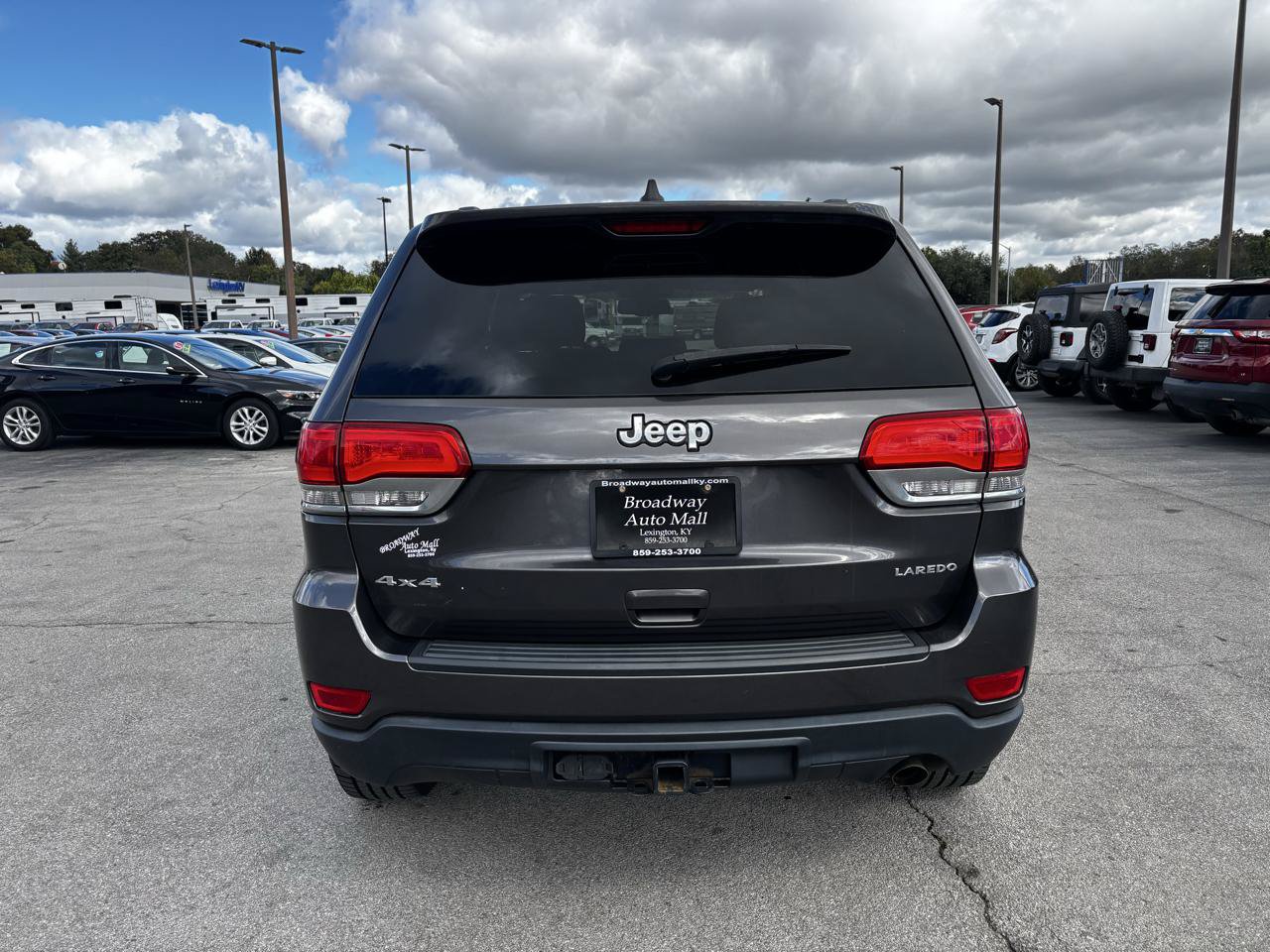 Used 2016 Jeep Grand Cherokee Laredo w/ Quick Order Package 23E AWD/4WD image 4