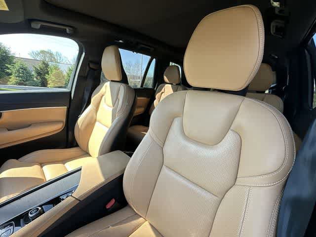 Used 2023 Volvo XC90 B6 Ultimate w/ Protection Package Premier AWD/4WD image 17