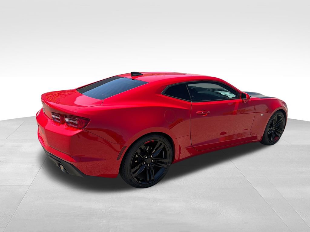Used 2020 Chevrolet Camaro LT RWD image 5