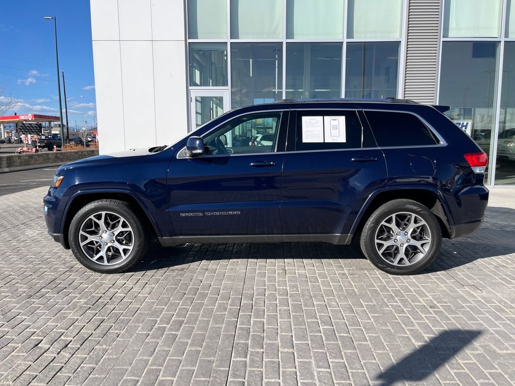Used 2018 Jeep Grand Cherokee Limited image 2