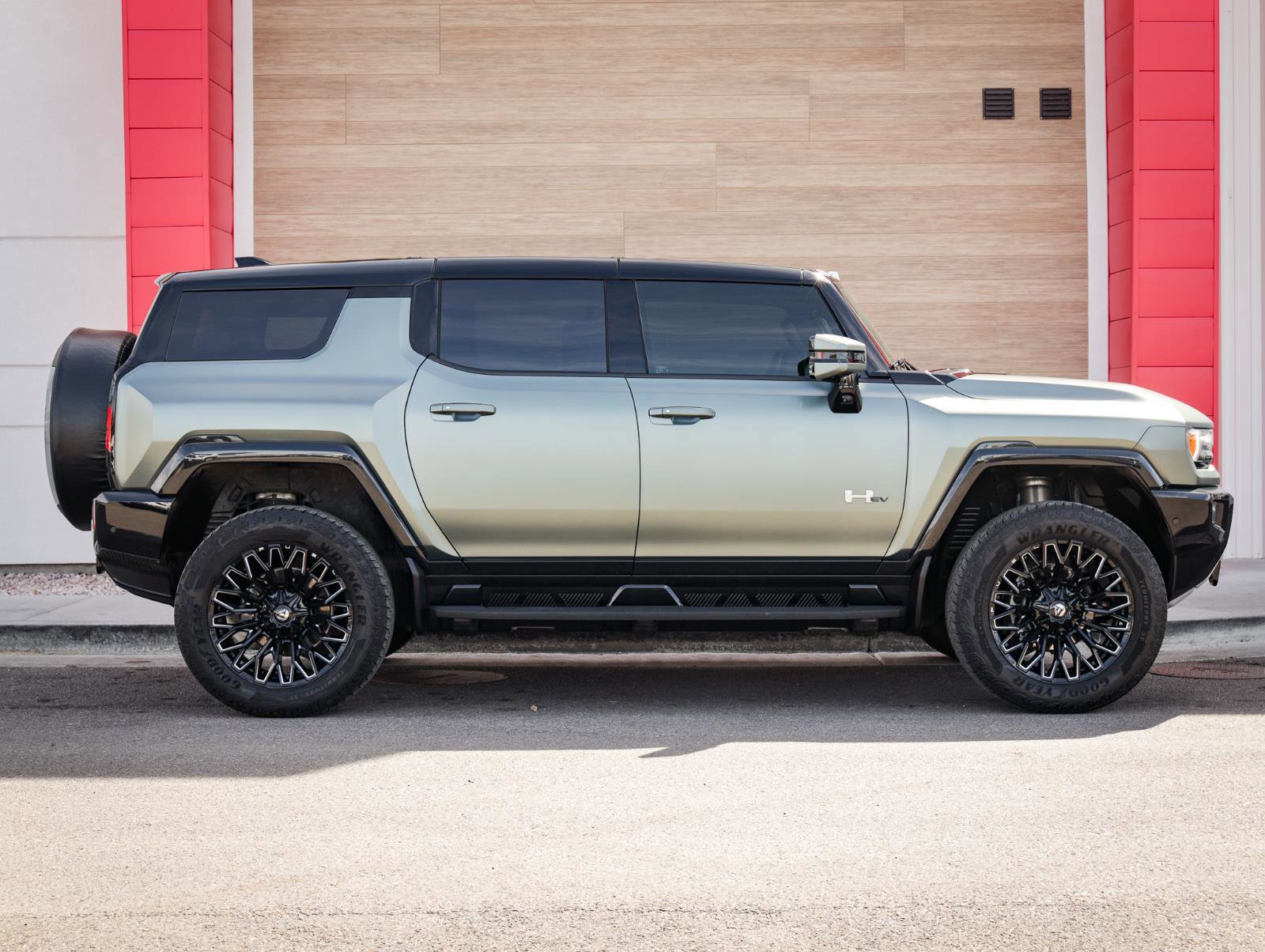 Used 2024 GMC Hummer EV 3X image 2