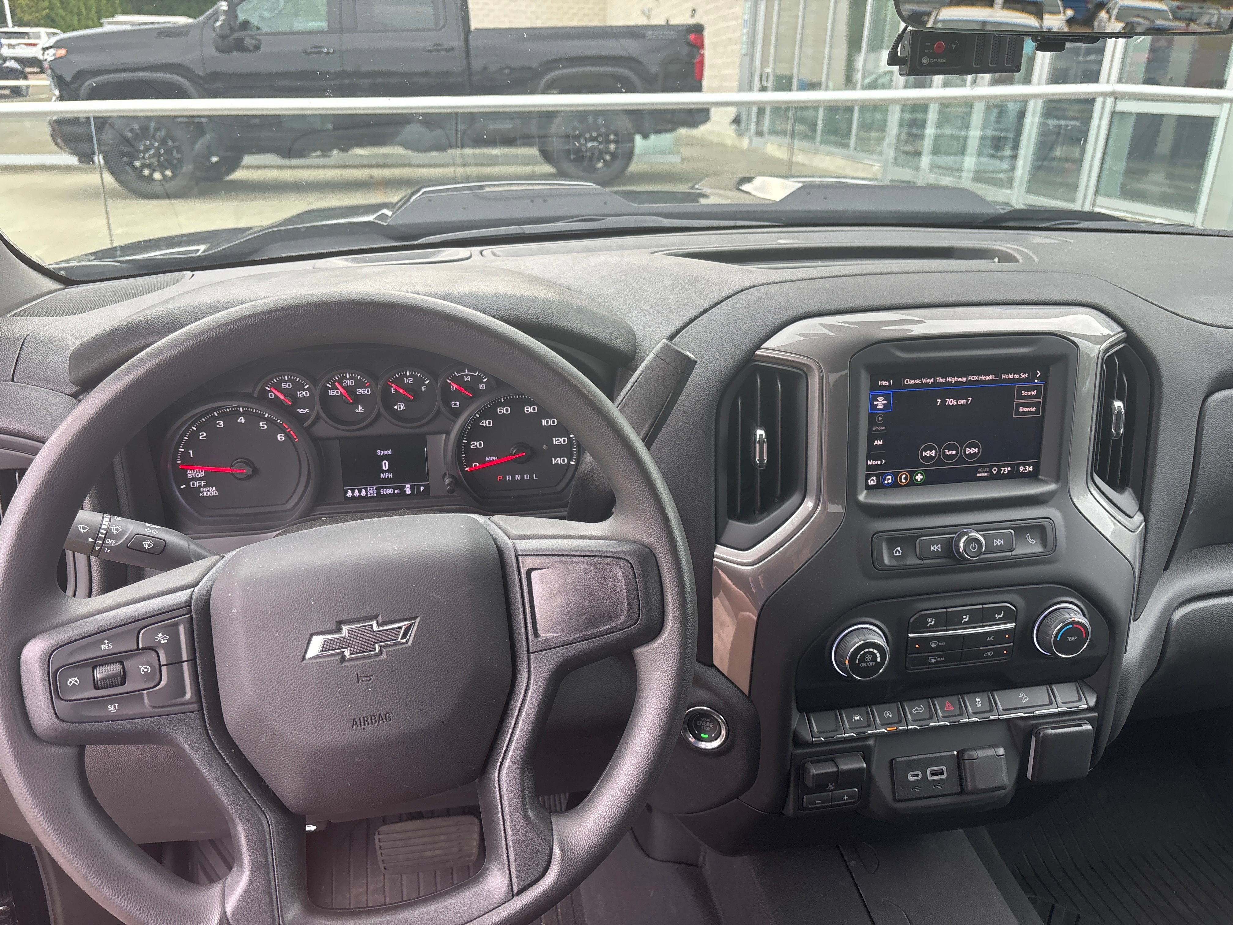 Used 2026 Chevrolet Silverado 1500 Custom Trail Boss w/ Midnight Edition AWD/4WD image 9