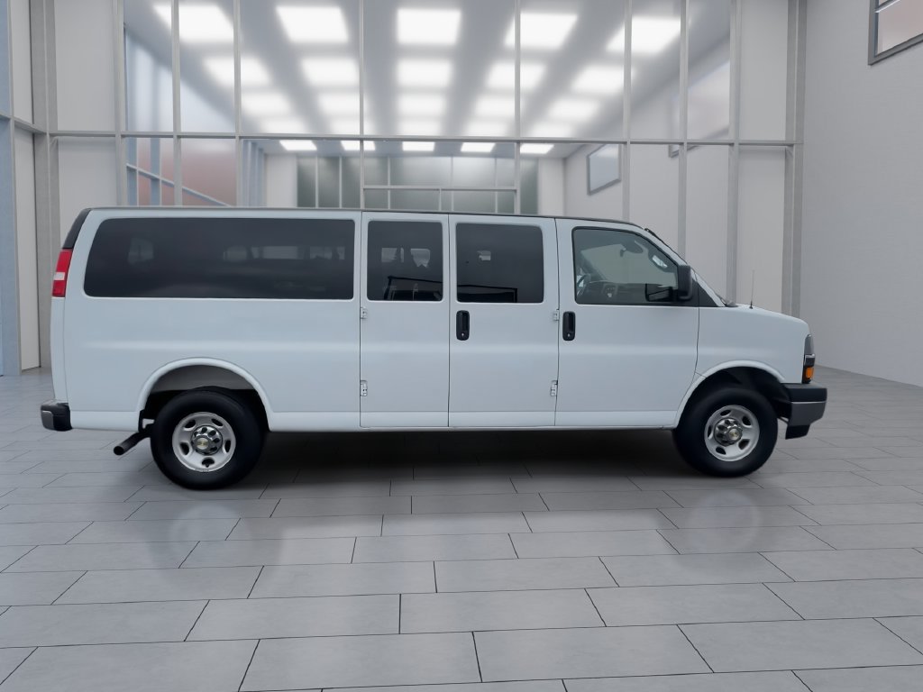 Used 2025 Chevrolet Express 3500 LT w/ LT Preferred Equipment Group RWD image 9