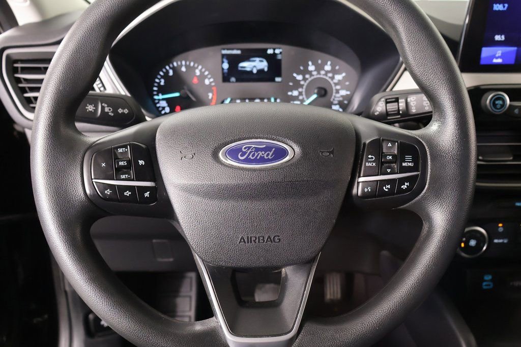 Used 2022 Ford Escape SE image 3