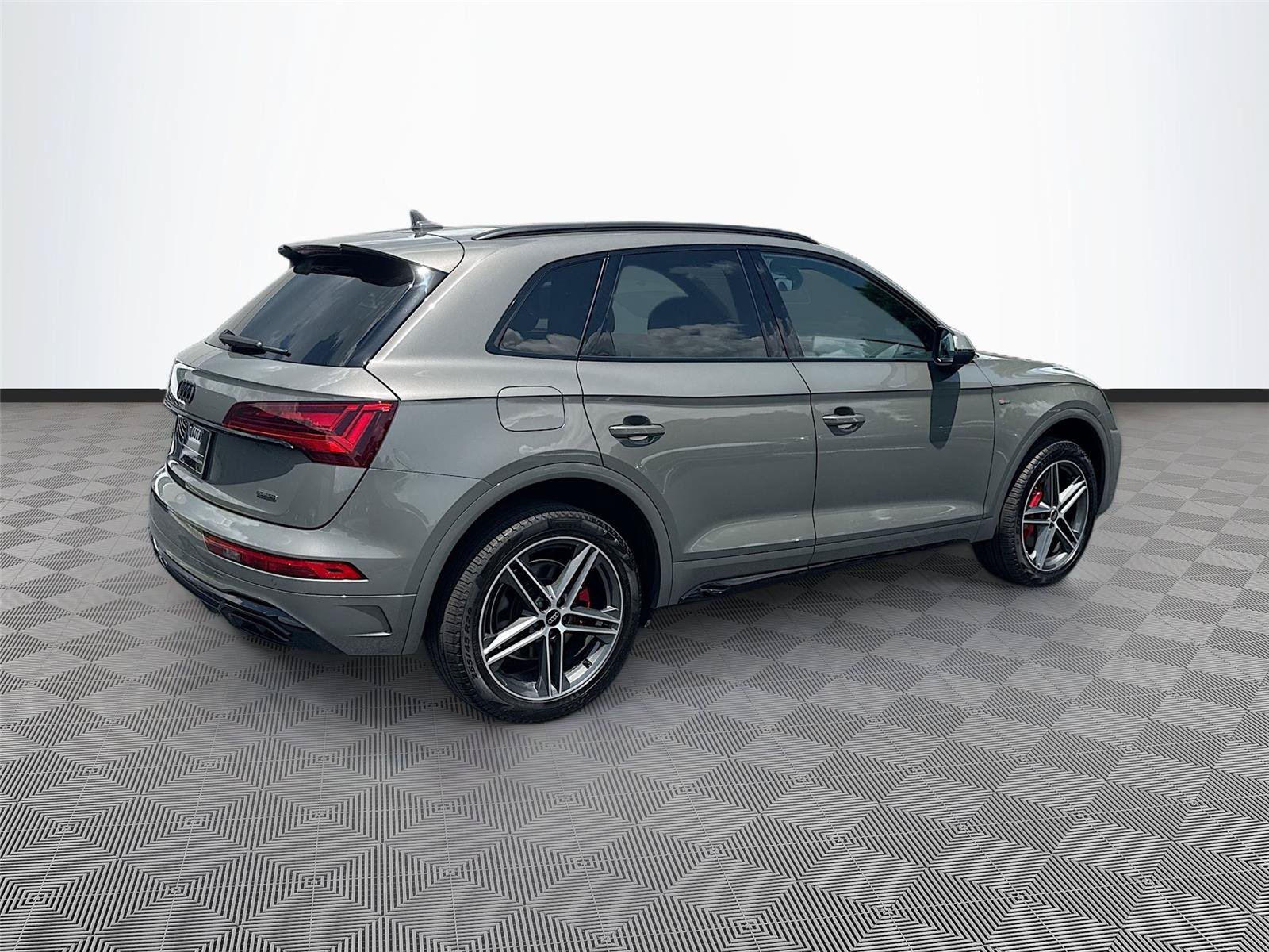 Certified 2025 Audi Q5 e Premium Plus w/ Premium Plus Package AWD/4WD image 7
