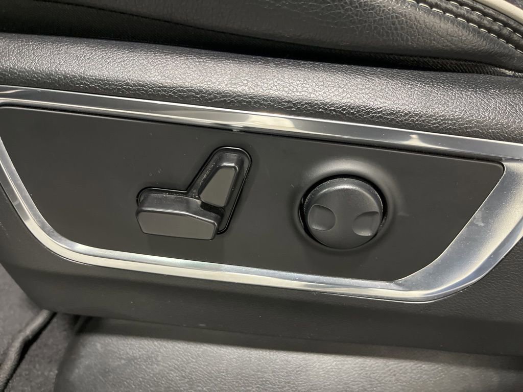 Used 2025 RAM 1500 Laramie image 13