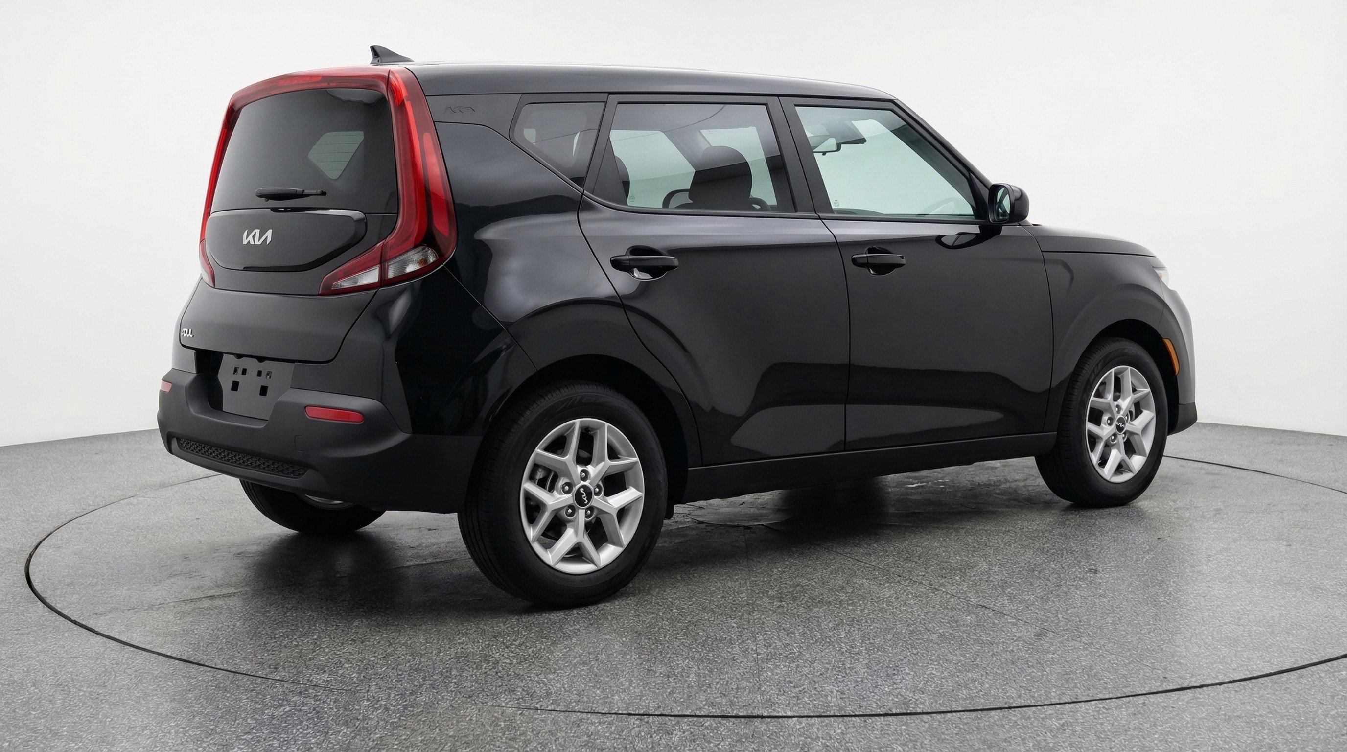 Used 2025 Kia Soul LX w/ LX Technology Package FWD image 9