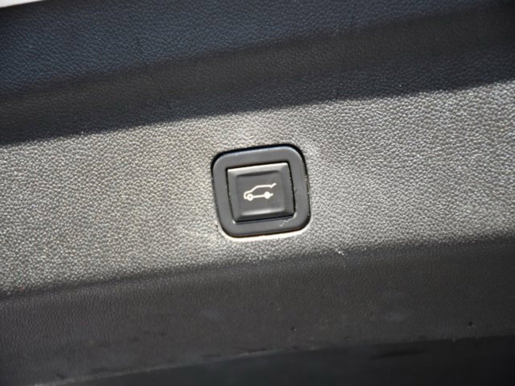 Used 2021 GMC Yukon XL SLT image 31