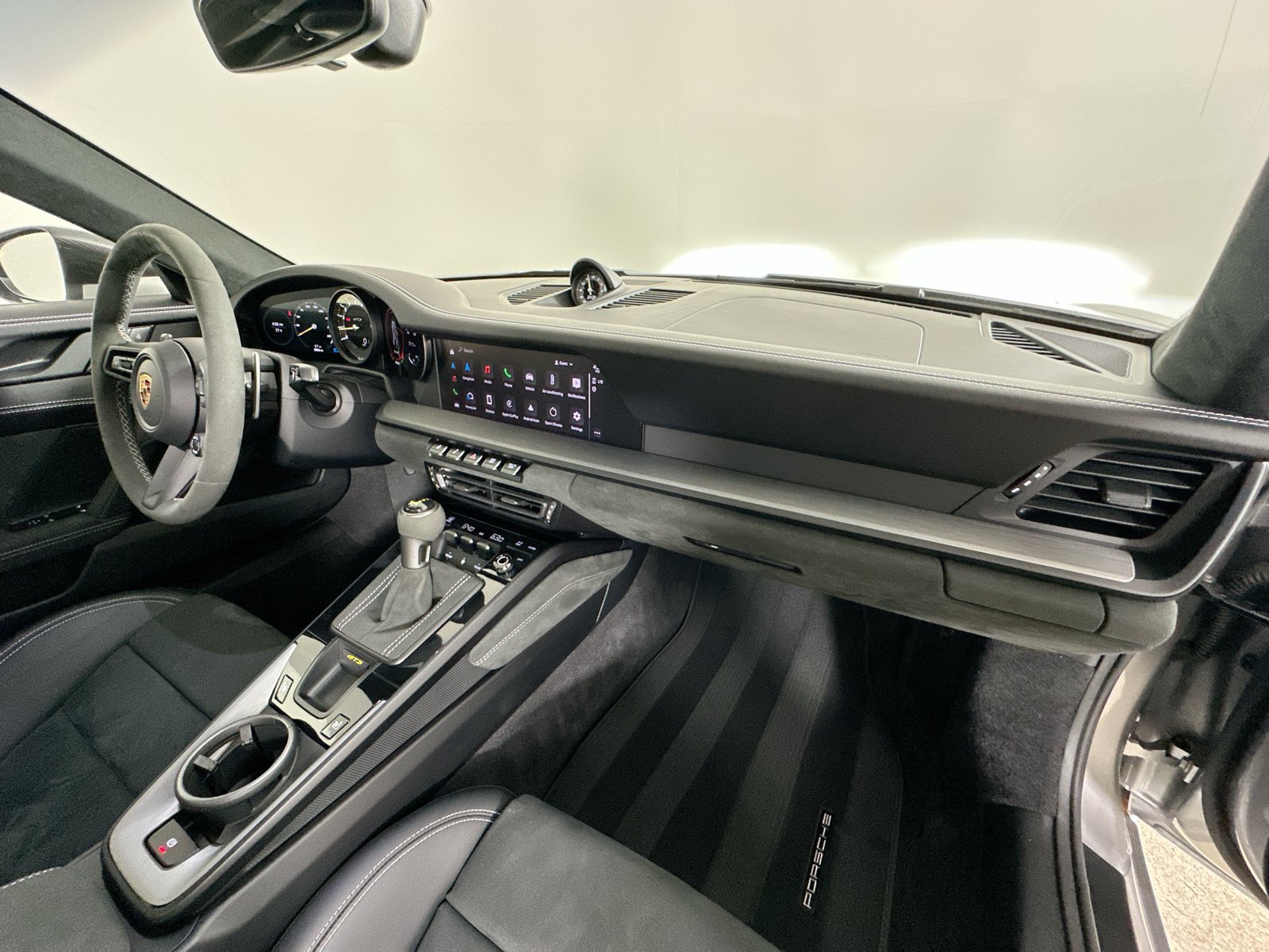 Used 2024 Porsche 911 GT3 RWD image 41