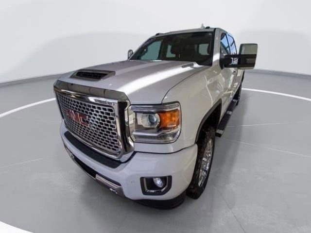 Used 2017 GMC Sierra 2500 Denali w/ Duramax Plus Package image 3
