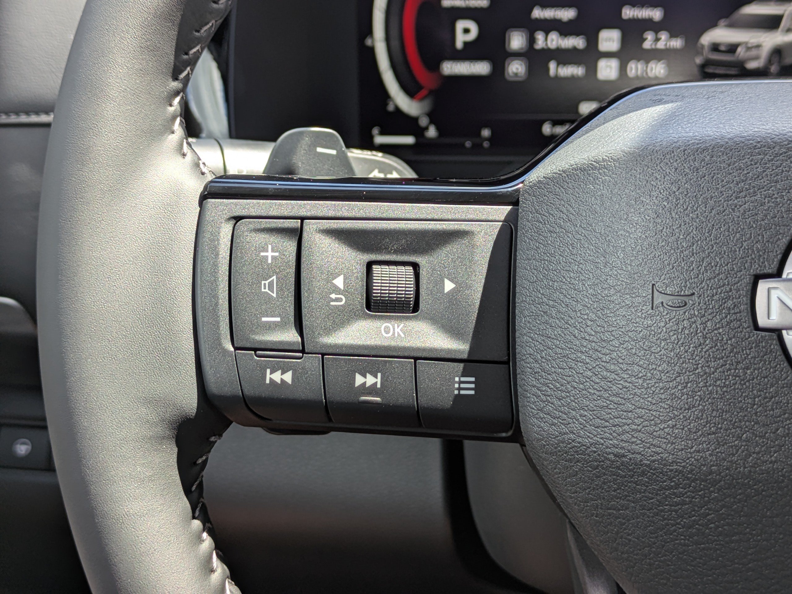 New 2026 Nissan Pathfinder SL FWD image 28