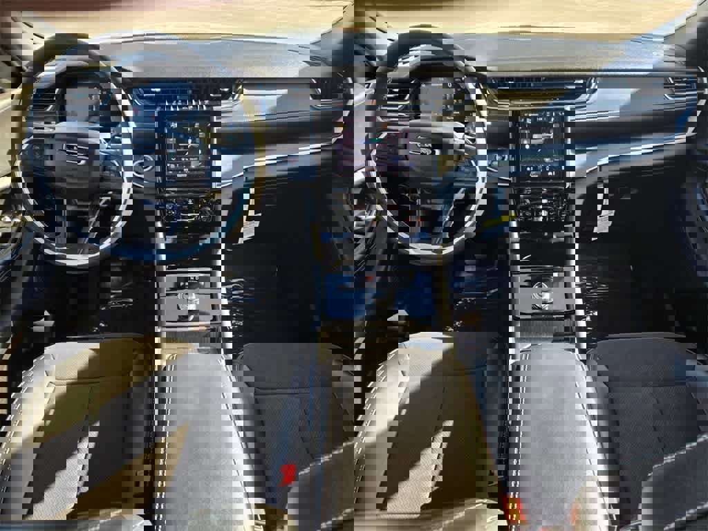 New 2025 Jeep Grand Cherokee Altitude image 11