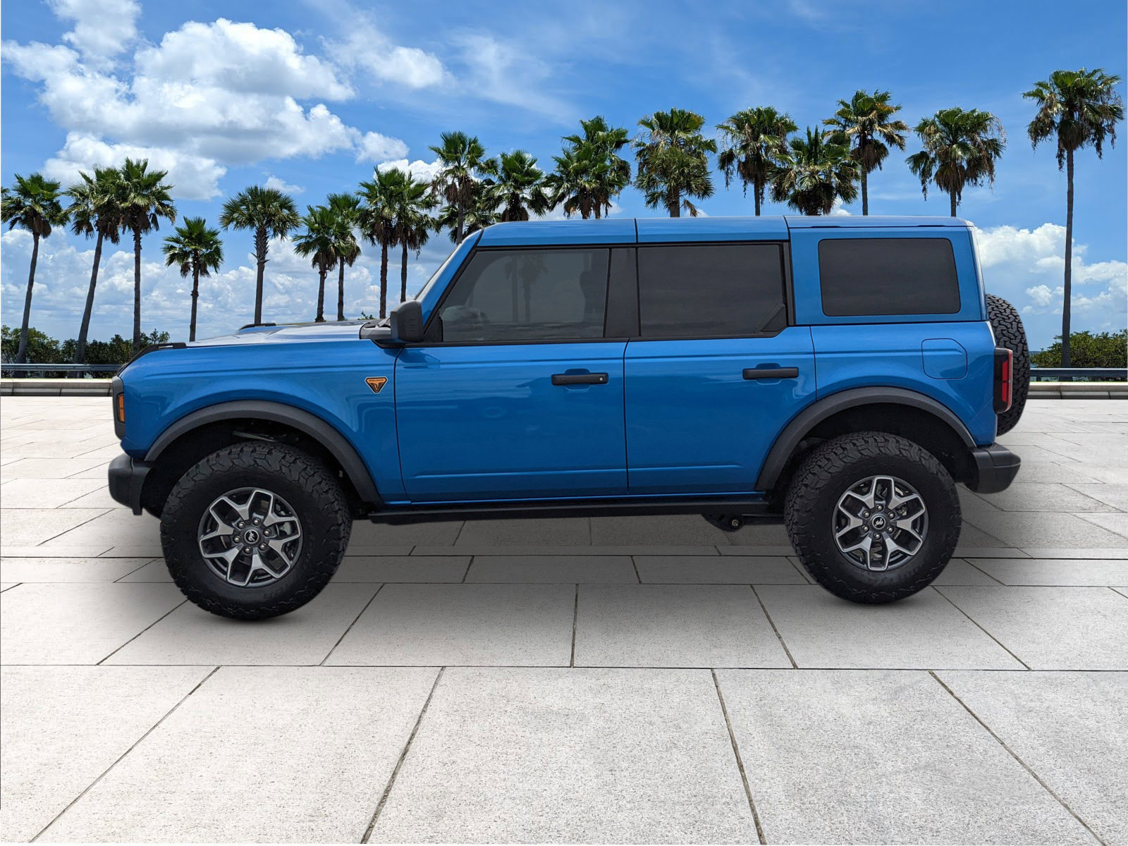 Used 2025 Ford Bronco Badlands image 5