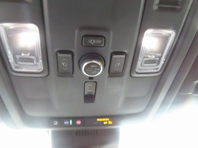 Certified 2025 Chevrolet Suburban Premier image 29