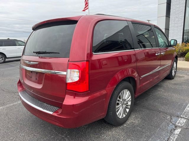 Used 2015 Chrysler Town & Country Touring-L w/ Driver Convenience Group FWD image 6