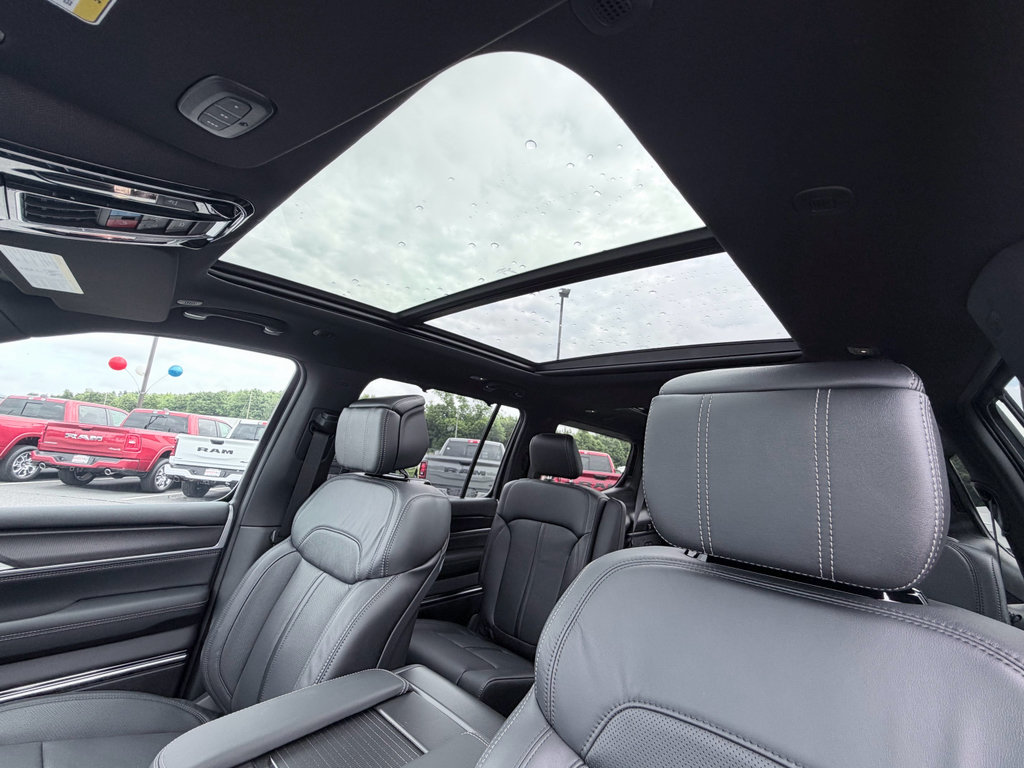New 2026 Jeep Grand Wagoneer Summit AWD/4WD image 12