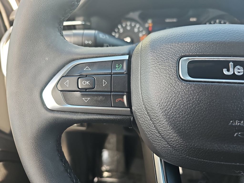 Used 2024 Jeep Compass Limited image 16