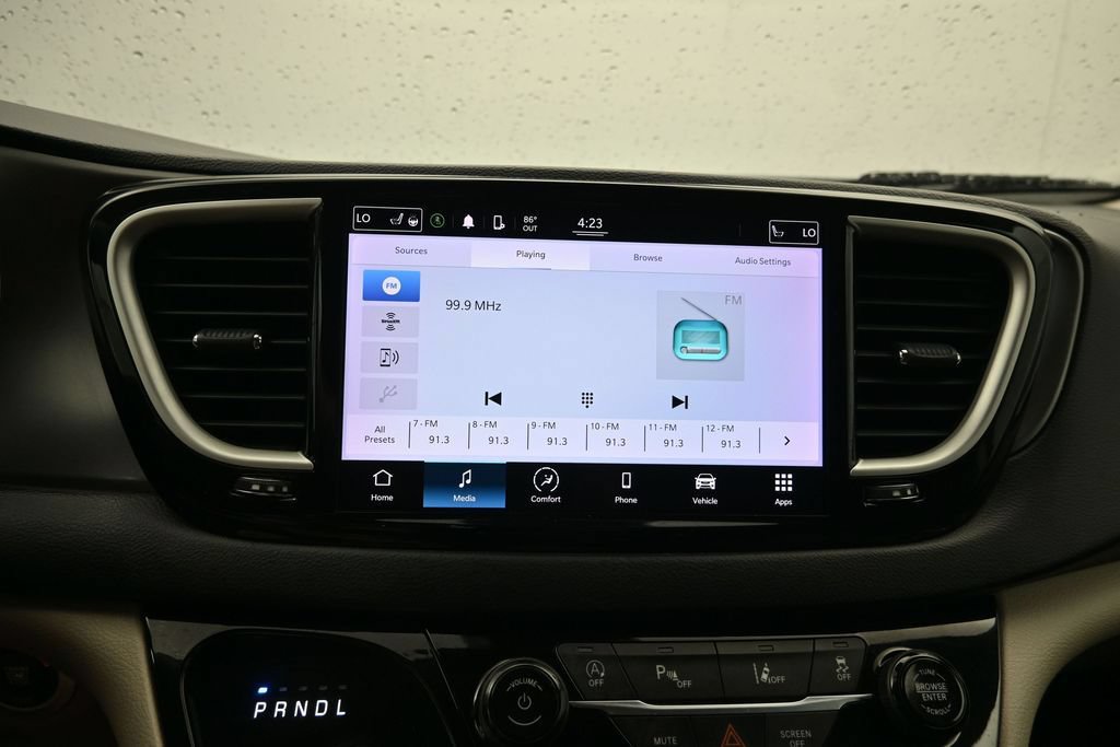 Used 2022 Chrysler Pacifica Touring-L FWD image 15