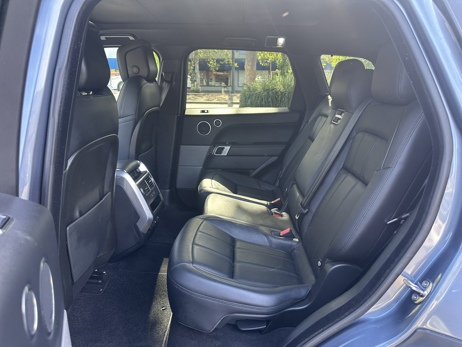 Used 2019 Land Rover Range Rover Sport SE AWD/4WD image 23