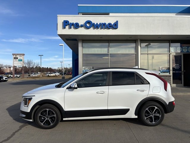 Used 2025 Kia Niro EX image 8