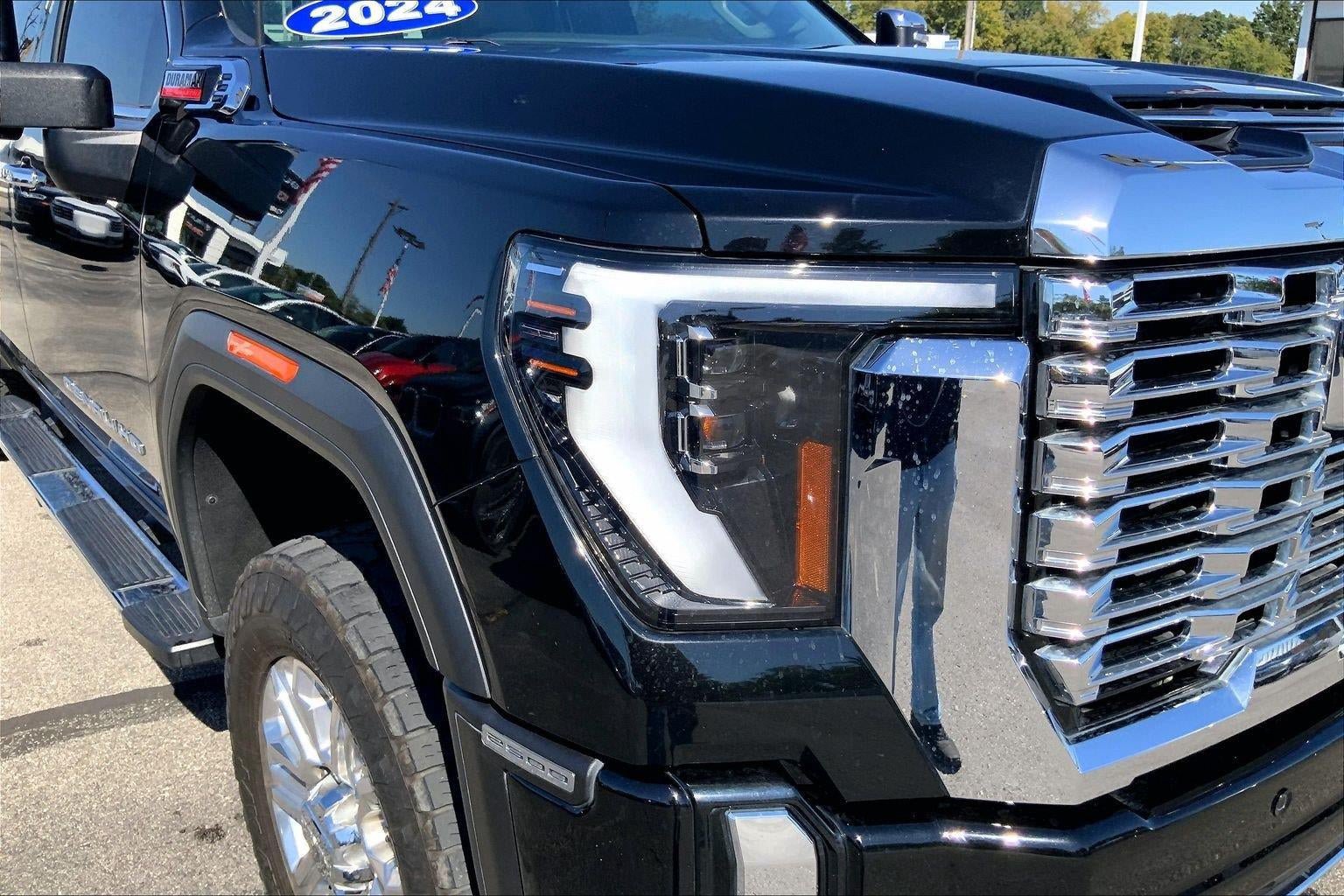 Used 2024 GMC Sierra 2500 Denali w/ Denali Reserve Package AWD/4WD image 24