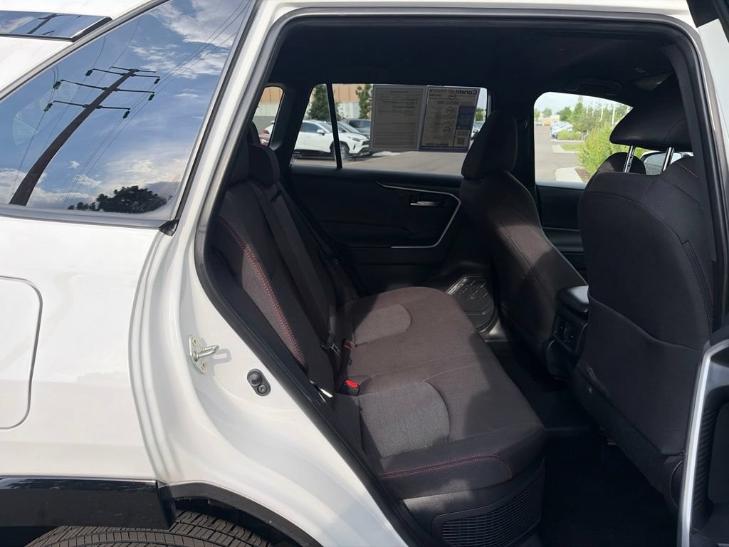 Used 2025 Toyota RAV4 SE AWD/4WD image 16