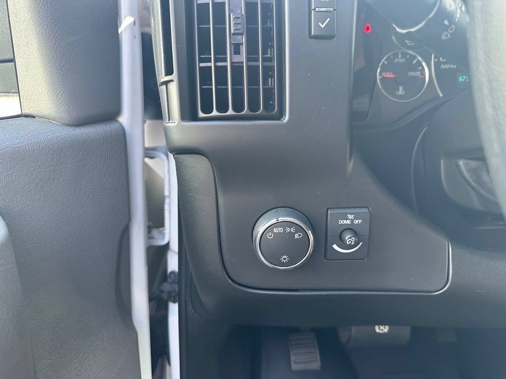 Used 2020 Chevrolet Express 3500 LT w/ LT Preferred Equipment Group RWD image 16
