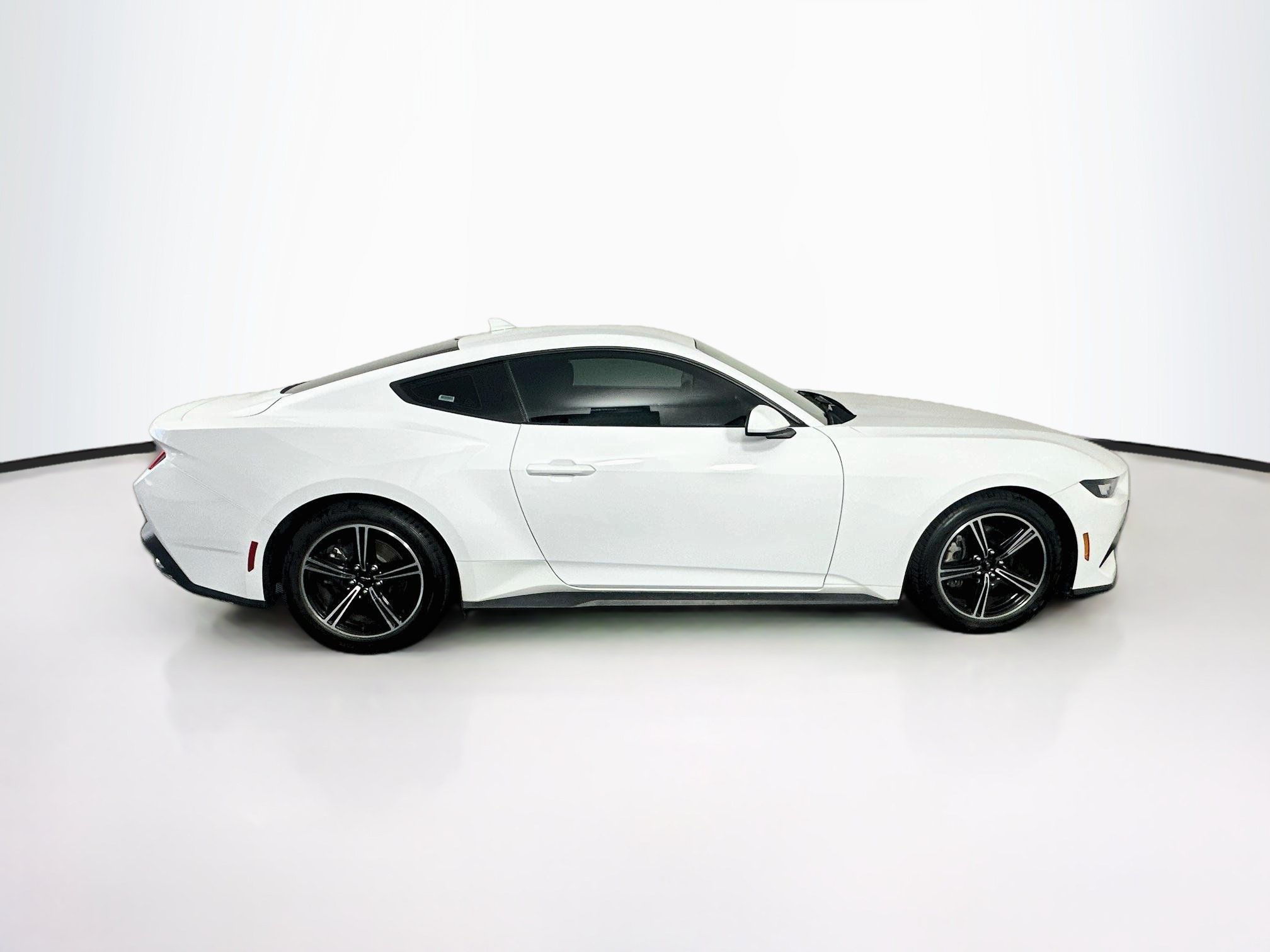 Used 2024 Ford Mustang Coupe RWD image 10