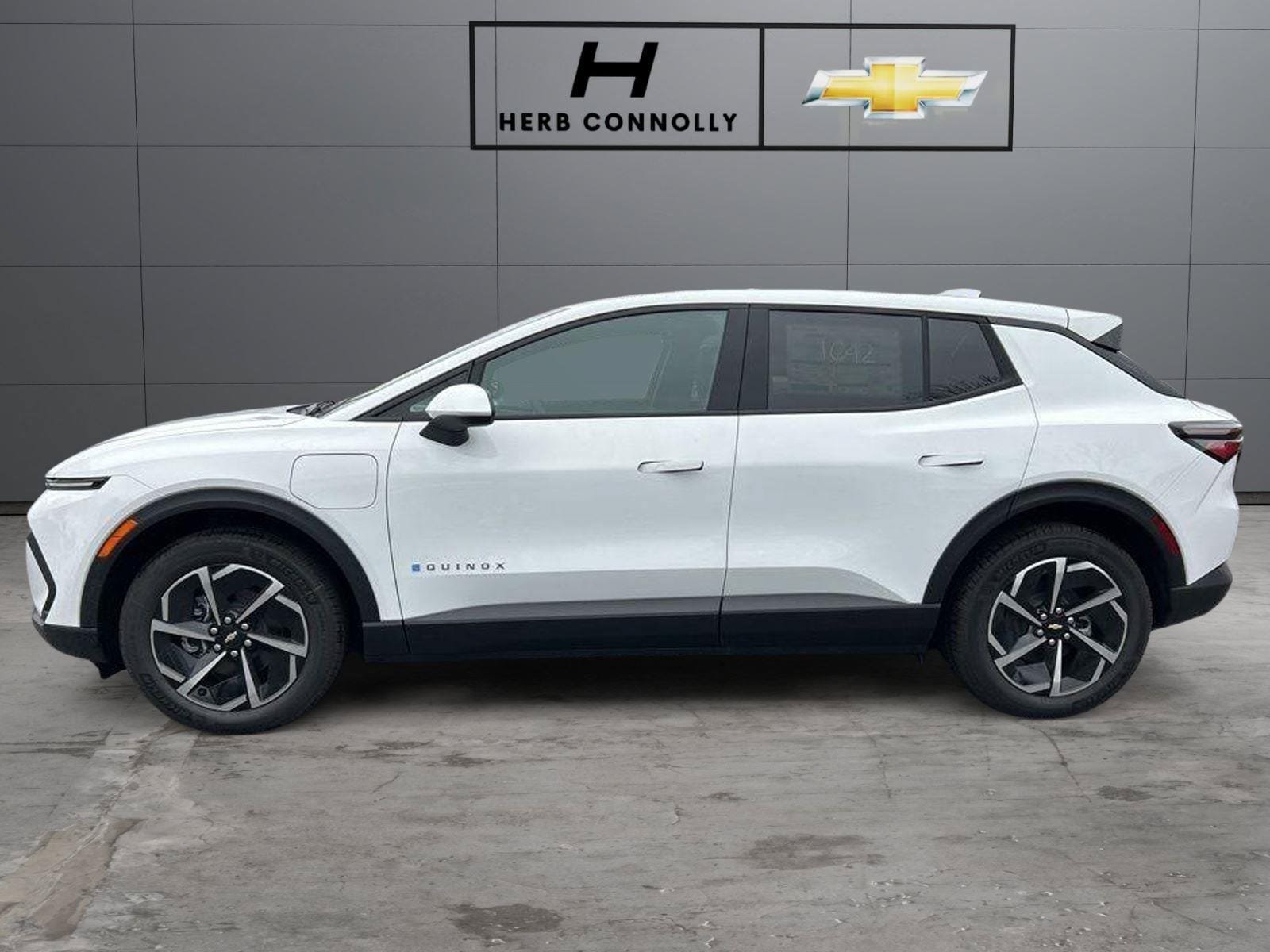 New 2026 Chevrolet Equinox EV LT FWD image 4