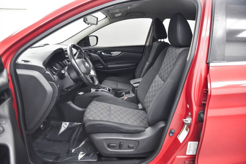 Used 2018 Nissan Rogue Sport SV w/ SV Technology Package image 11