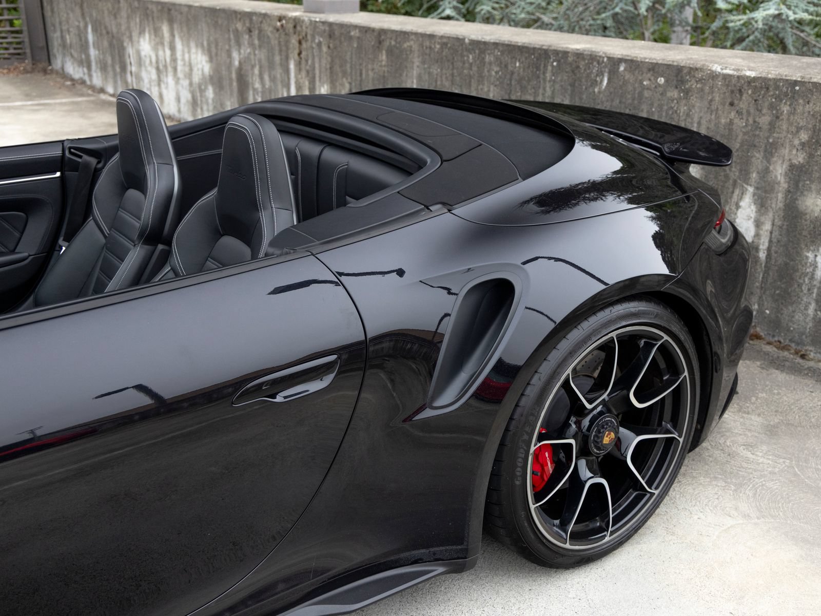 Certified 2023 Porsche 911 Turbo AWD/4WD image 18