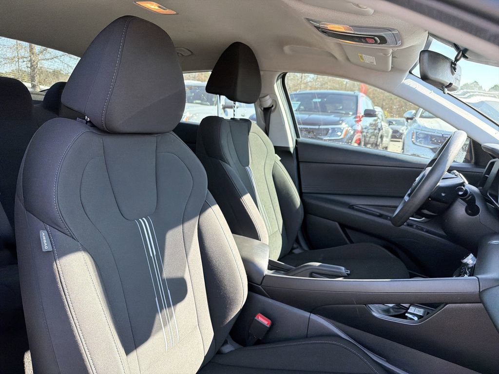 Used 2023 Hyundai Elantra SEL image 18