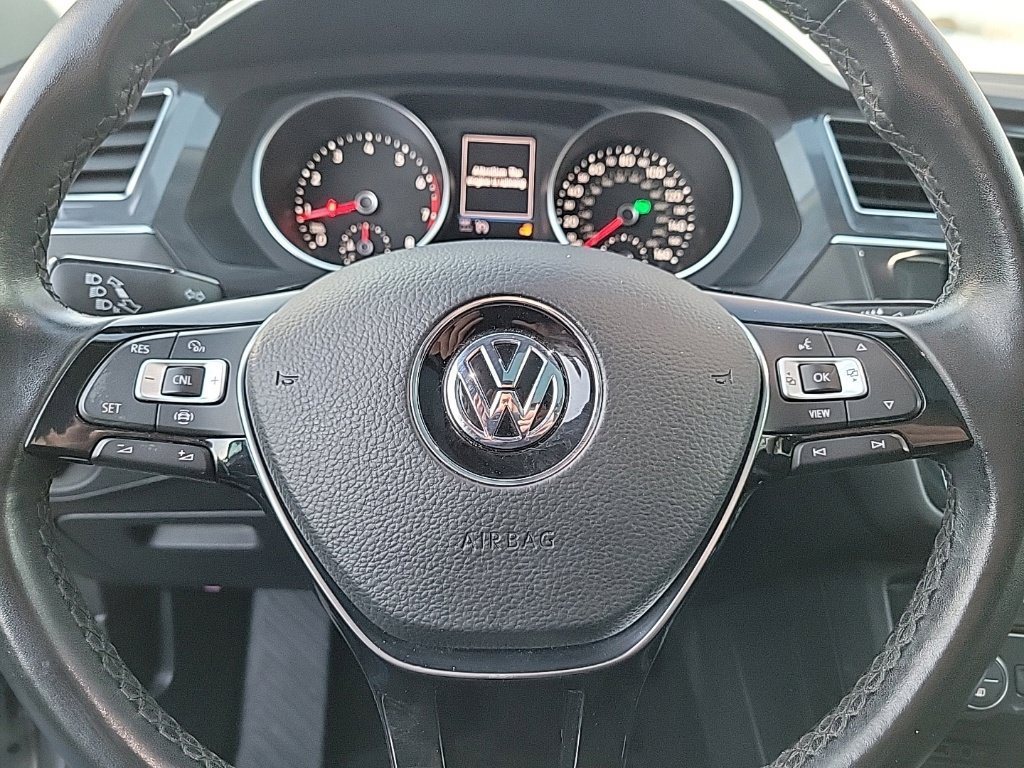 Used 2019 Volkswagen Tiguan SEL AWD/4WD image 11
