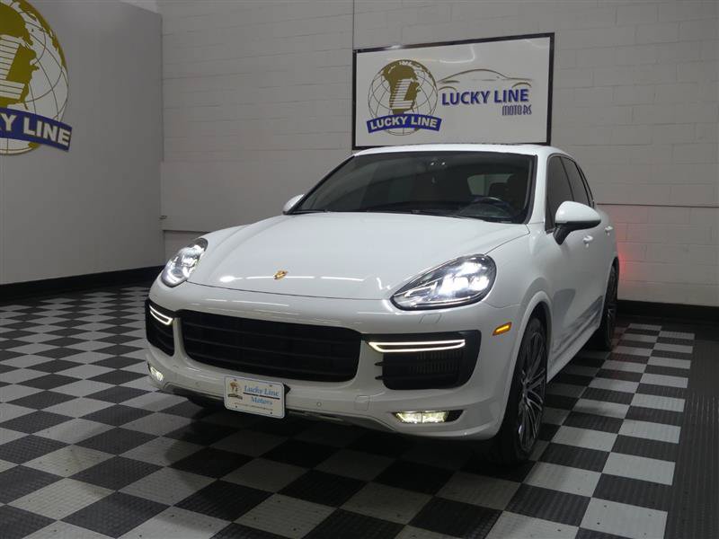 Used 2016 Porsche Cayenne GTS AWD/4WD image 4