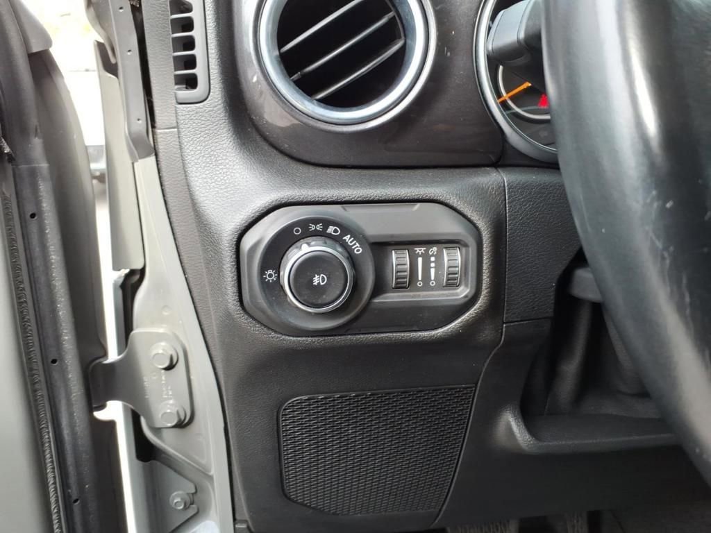 Used 2021 Jeep Wrangler Unlimited Sahara image 15