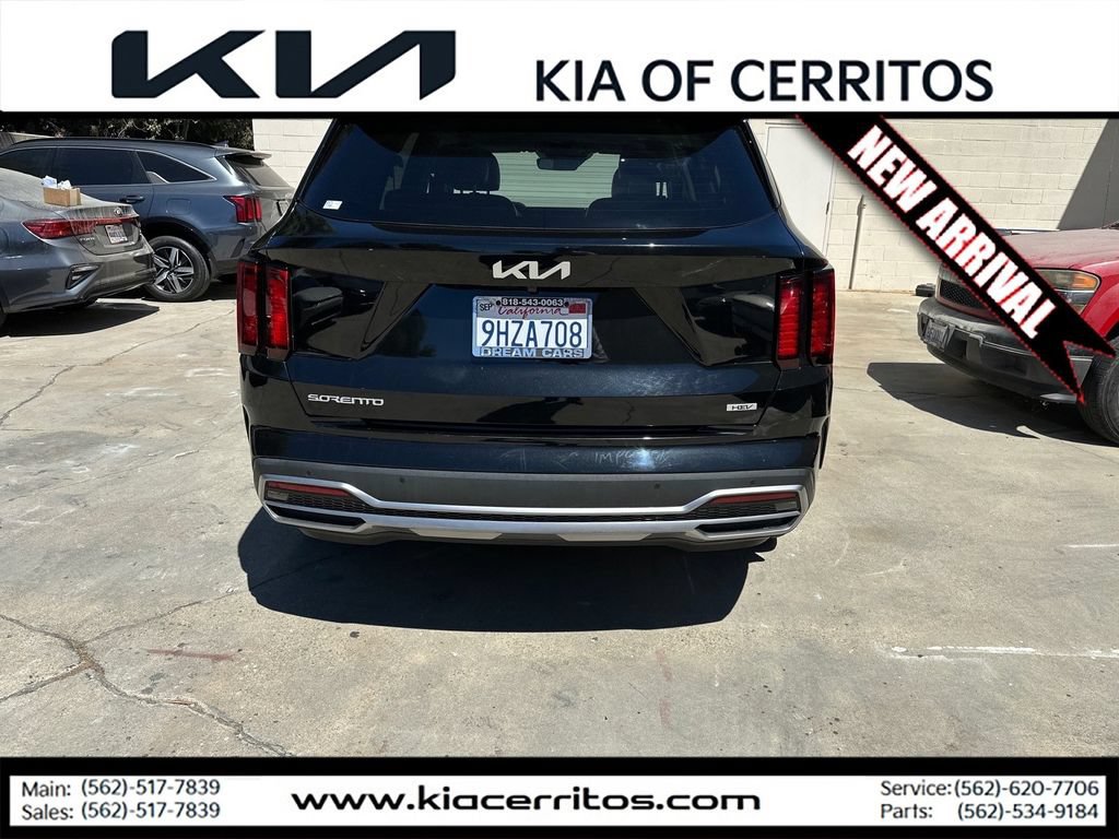 Certified 2023 Kia Sorento EX FWD image 4
