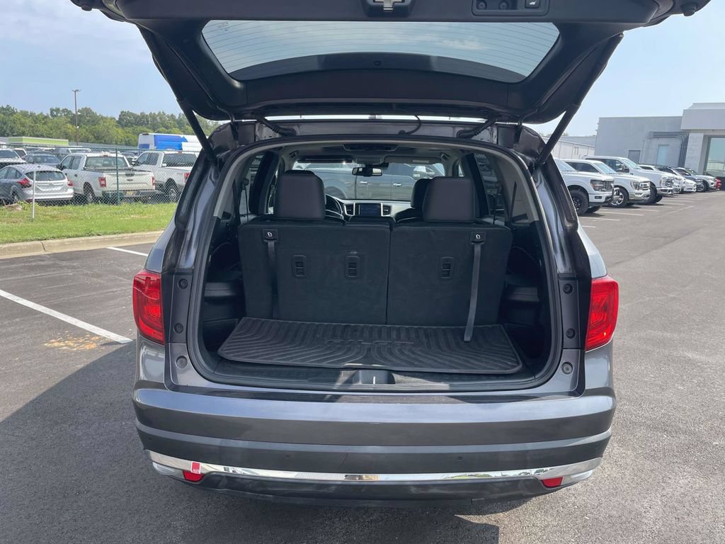 Used 2017 Honda Pilot Touring image 10