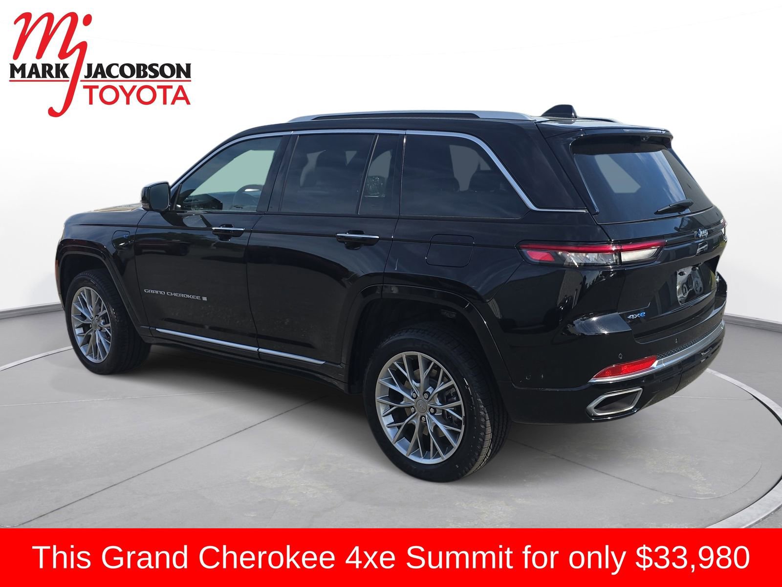 Used 2022 Jeep Grand Cherokee Summit w/ Advanced Protech Group IV AWD/4WD image 14