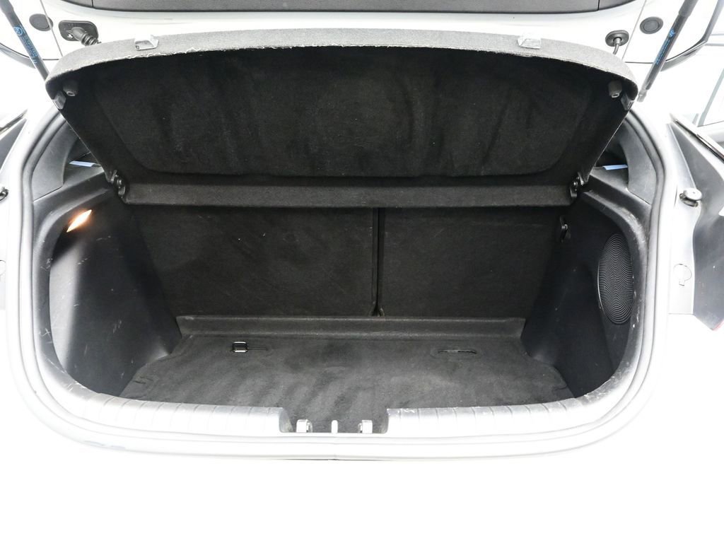 Used 2020 Hyundai Veloster N w/ Performance Package image 11