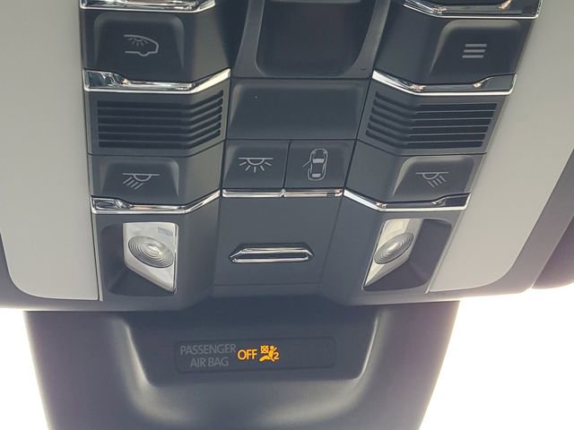 Used 2019 Porsche Macan AWD/4WD image 35