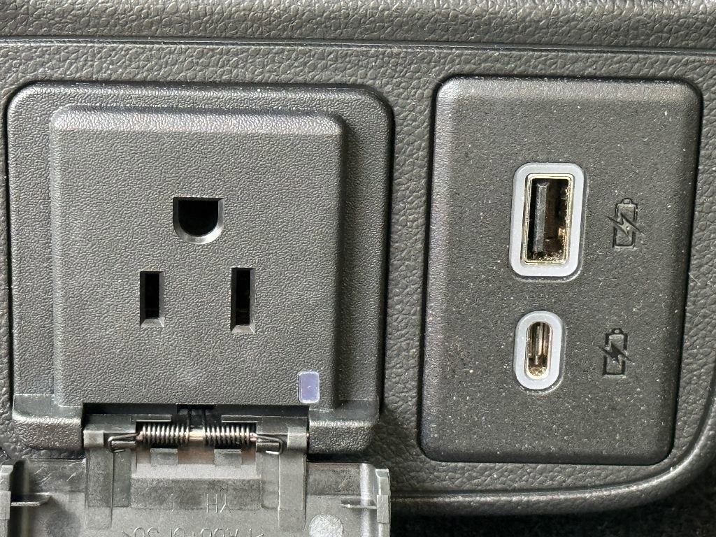 Used 2024 Chevrolet TrailBlazer LT w/ Convenience Package image 11