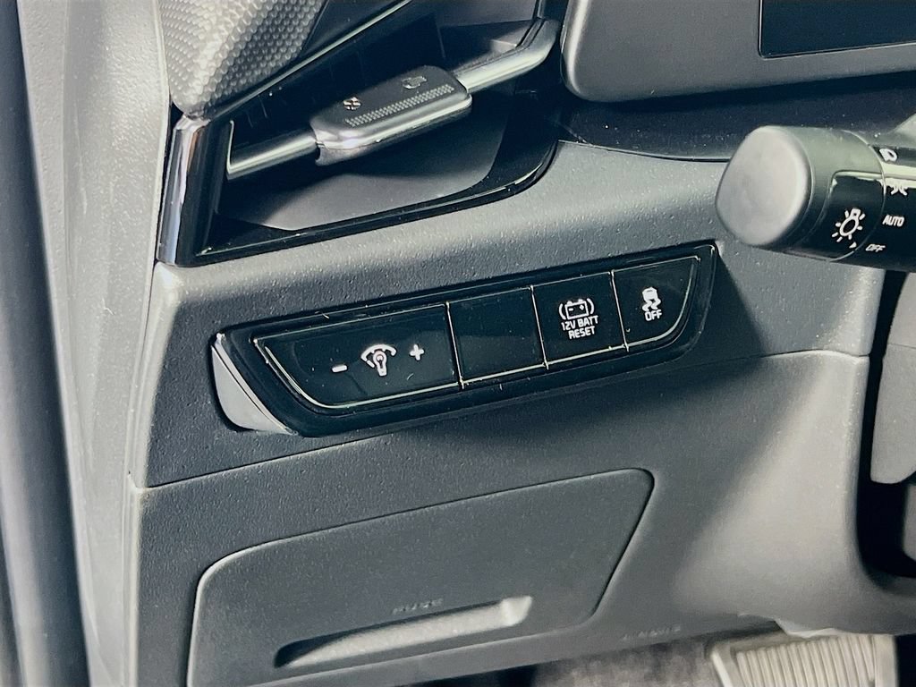 New 2026 Kia Niro LX FWD image 10