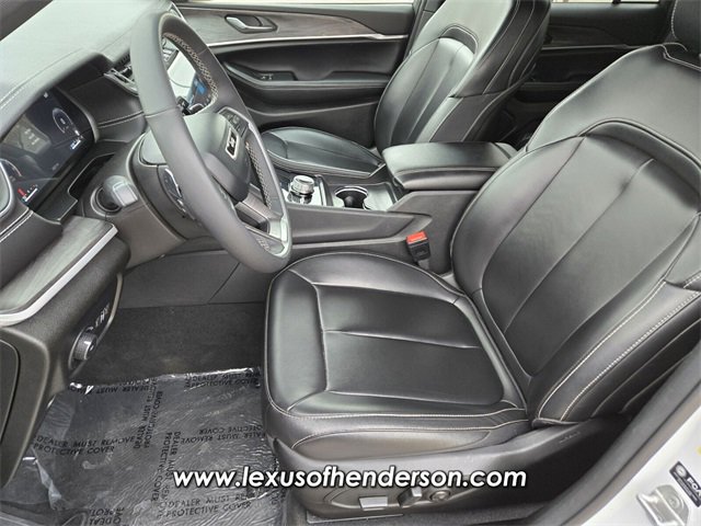 Used 2024 Jeep Grand Cherokee Limited image 10