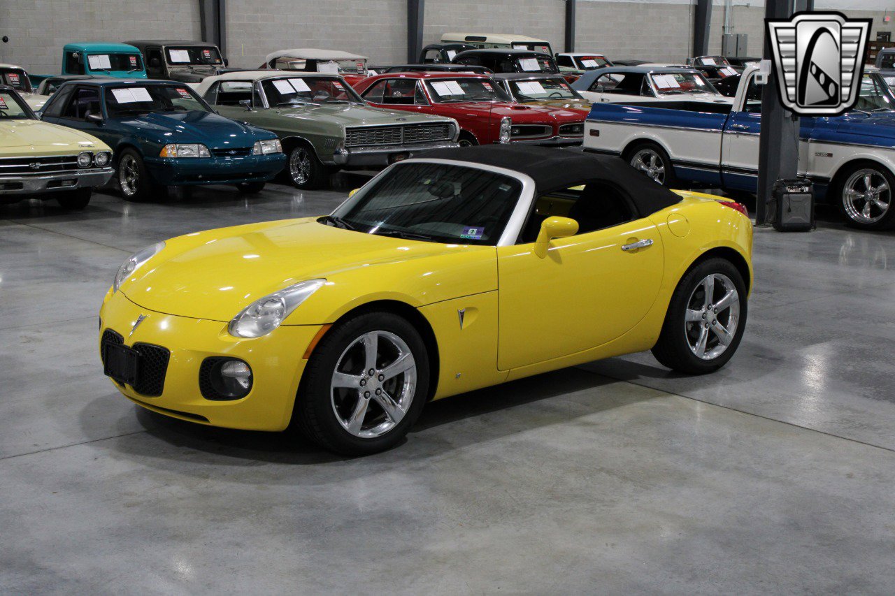 Used 2008 Pontiac Solstice GXP w/ Premium Package image 14