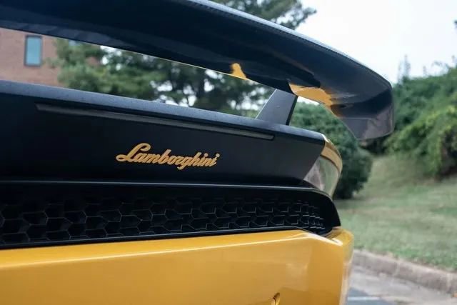 Used 2015 Lamborghini Huracan LP 610-4 image 23